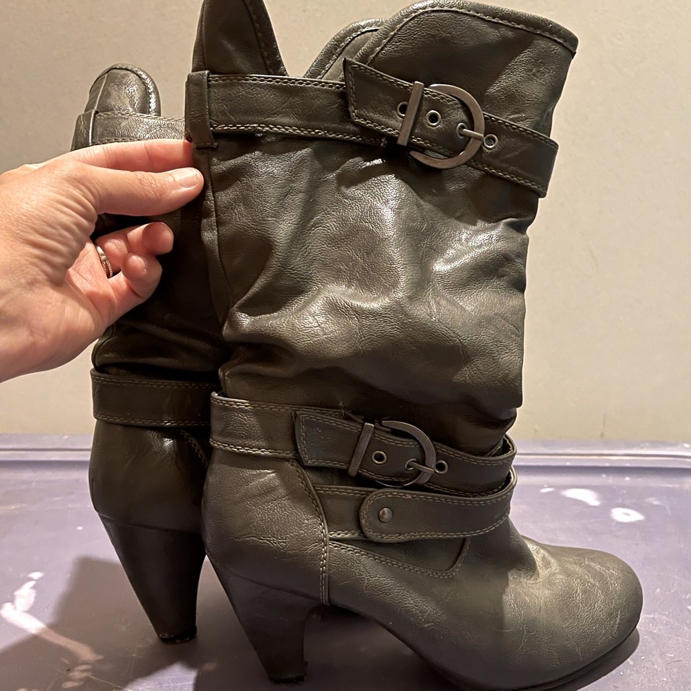 White Mountain - Casual/Dress Boot - Woman’s 7.5 - Charcoal Gray